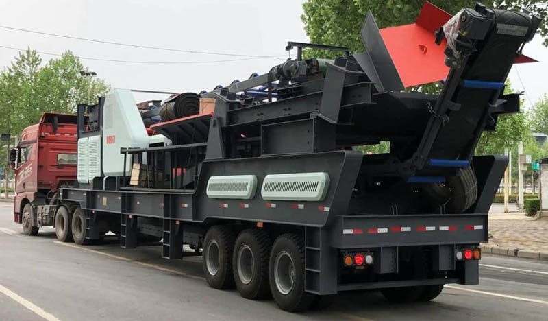 山東履帶式移動(dòng)破碎站